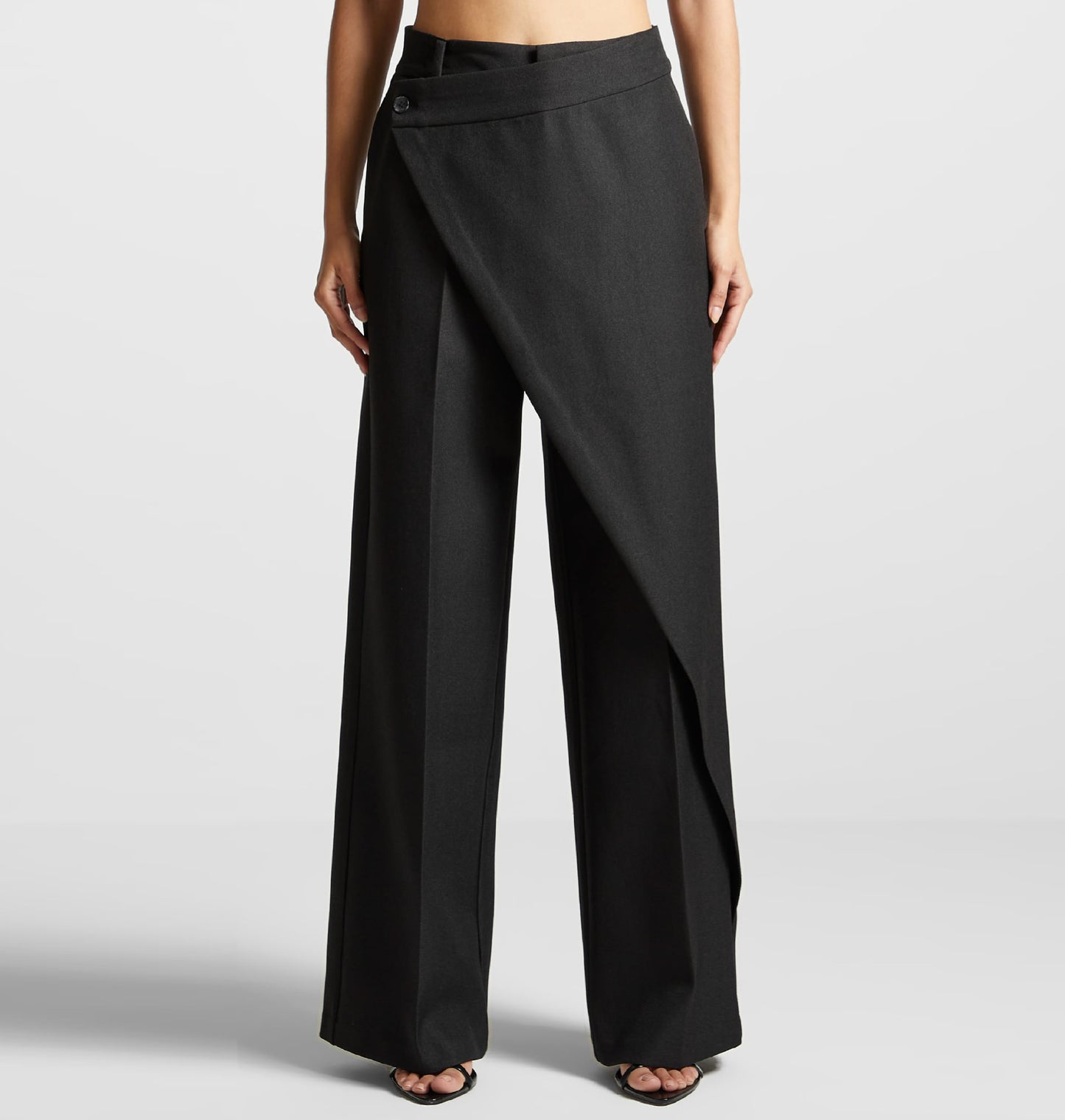 Wide leg wrap style tailored trousers.