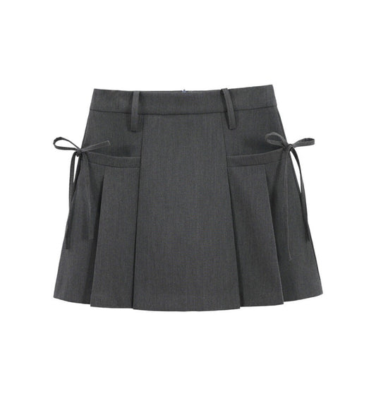 Mini Pleated bow skirt with two front pocket.